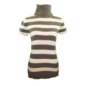 Faded Glory Gray + White Short Sleeved Turtle Neck